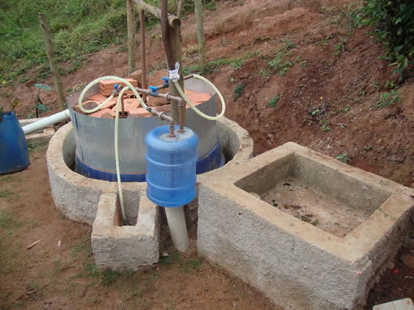 Emater MG orienta construção de biodigestores no Vale do Rio Doce JM Jornal das Montanhas